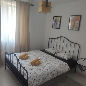 The Moon Apartament