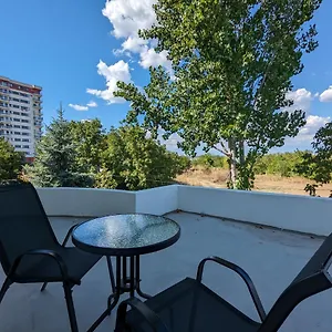 Horizon View - Lakefront Terrace Apartament